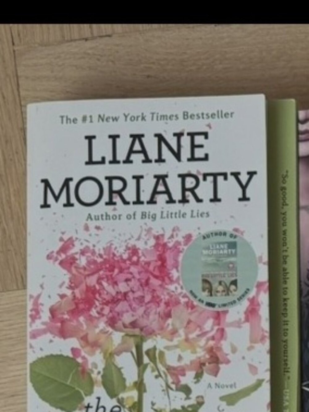 The Husband's Secret by Liane Moriarty — Paperback, Like New